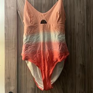 Old navy one piece swimsuit